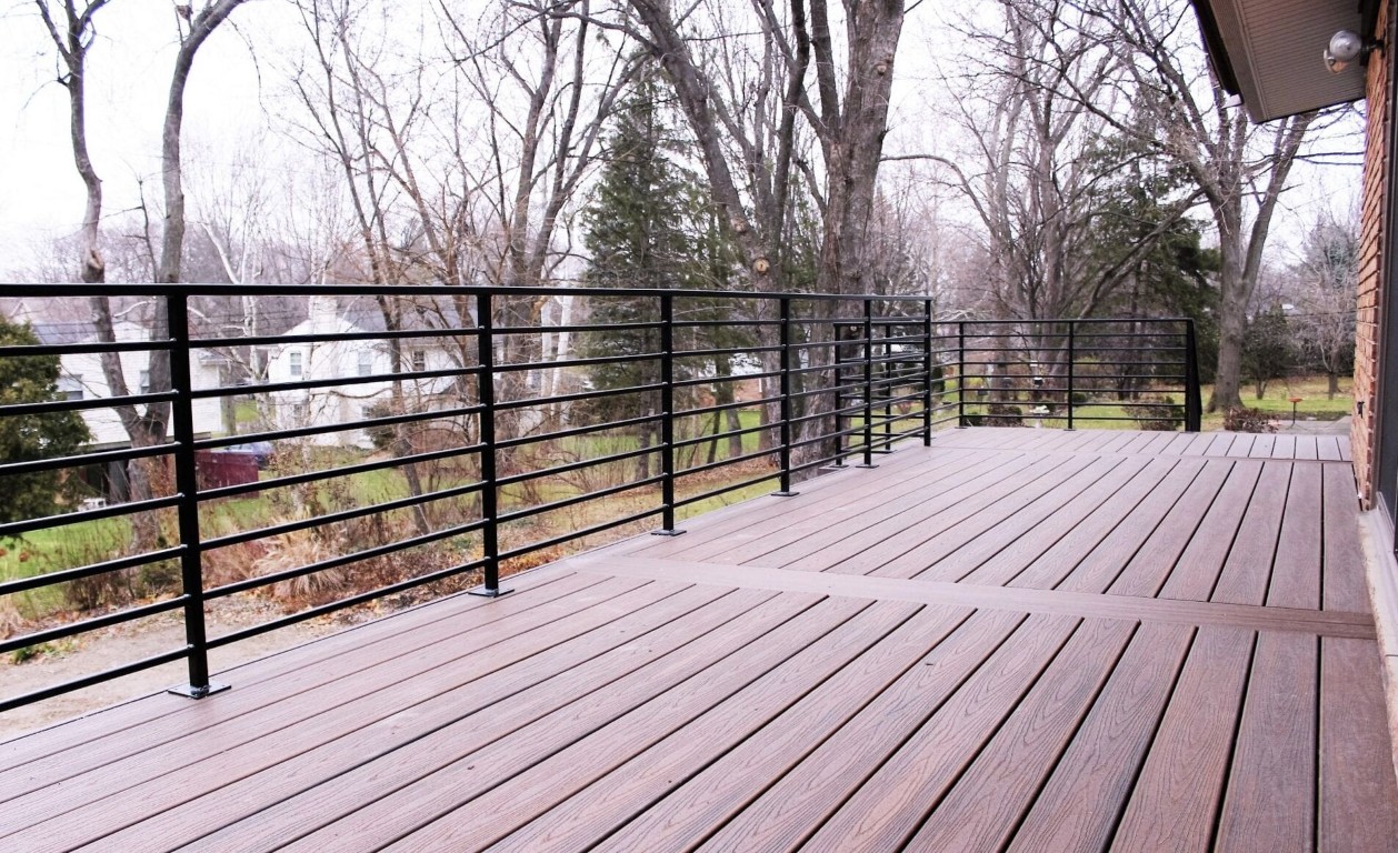 Custom Deck Design & Installation service in League City, TX
